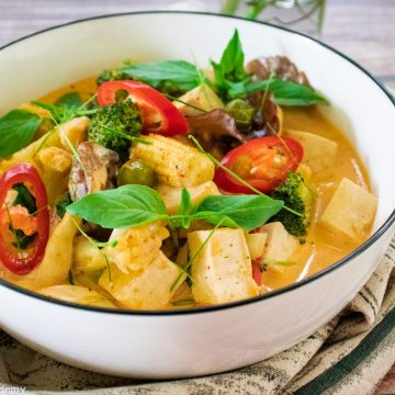 Bowl-of-Thai-red-curry