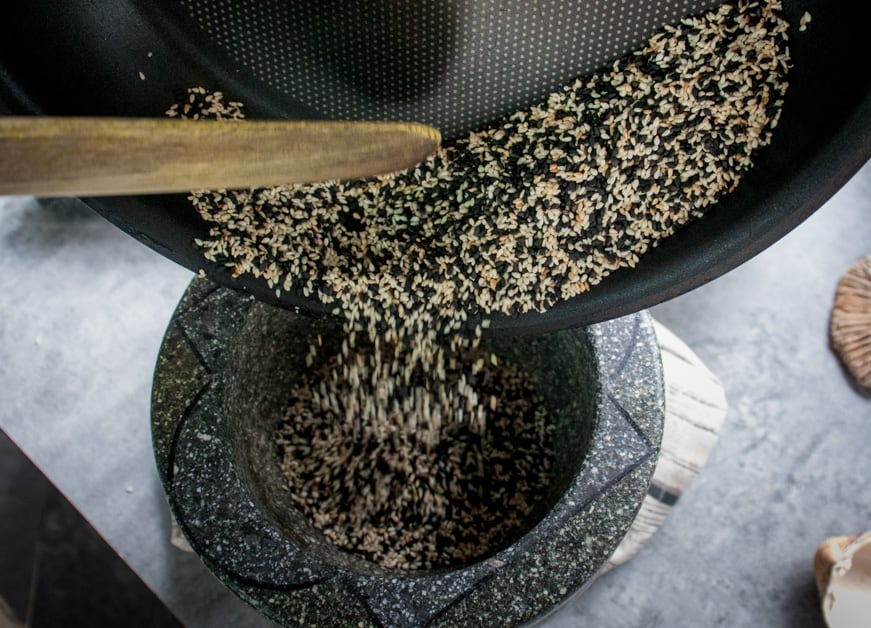 transfer sesame seeds to mortar and pestle