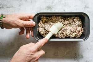 flatten-the-bread-mix-with-a-spatula