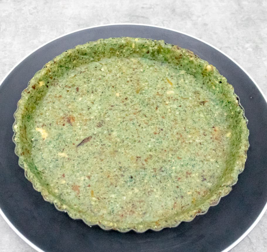 raw cheesecake bae rolled out ready for the mix to be added