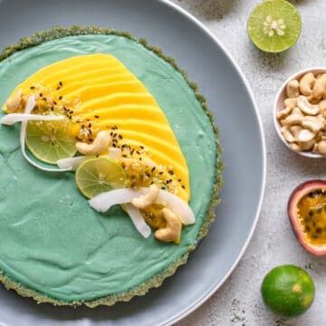 vegan-key-lime-pie-cheesecake-ready-to-slice