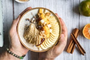 serving-a-bowl-sesame-milk-oats-with-fresh-fruits