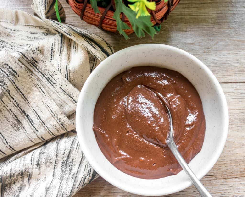 vegan-chocolate-spread-served-in-a-bowl
