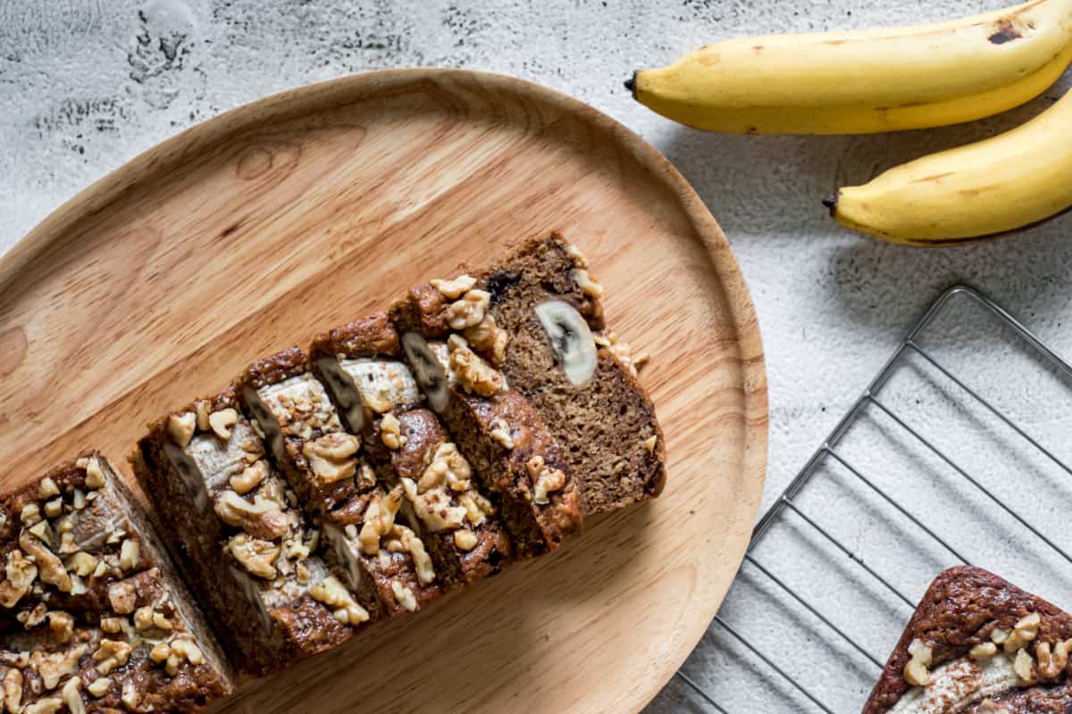 vgean-banana-bread-sliced