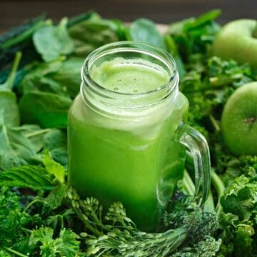 green-juice-served-in-a-glass