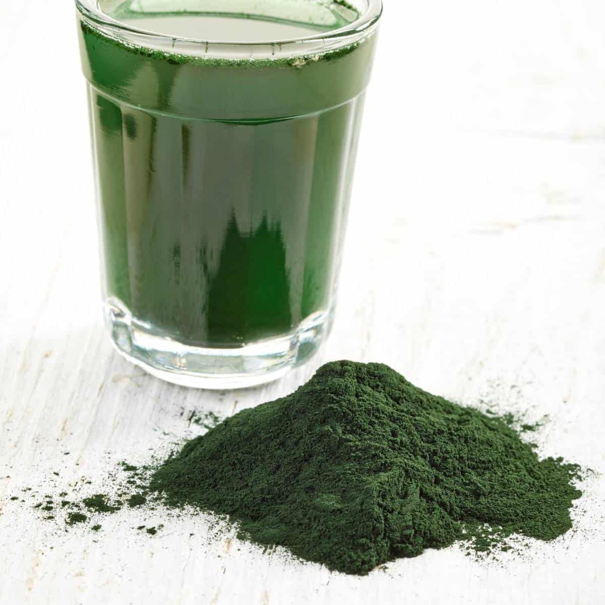 spirulina-and-lemon-shots-in-a-glass