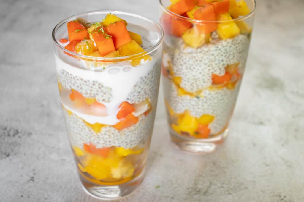 tropical-chia-pudding-served-in-a-glass-with-fresh-fruits