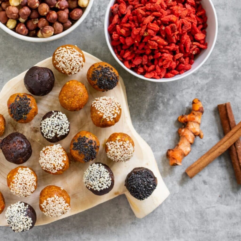 hazelnut-and-goji-cocolate-balls