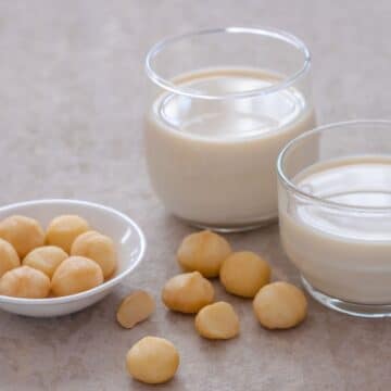 macadamia-nut-milk-served-in-a-glass
