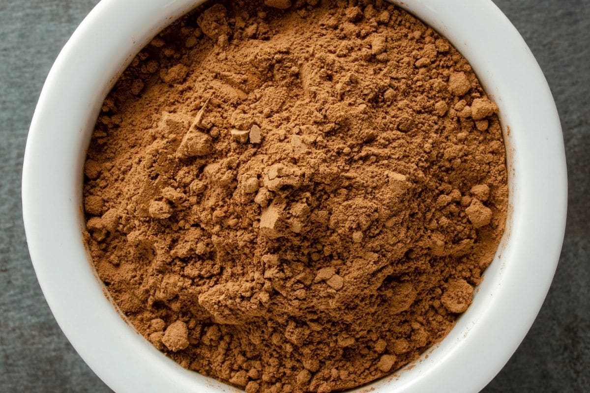 raw-cacao-powder-in-a-bowl