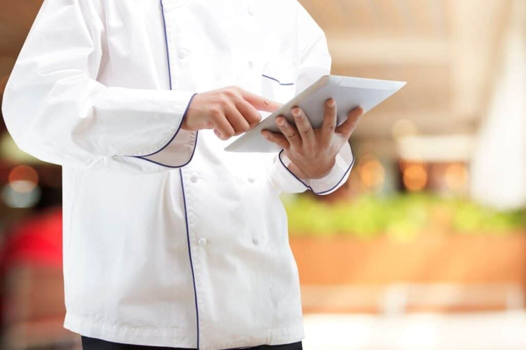 chef-with-digital-menu