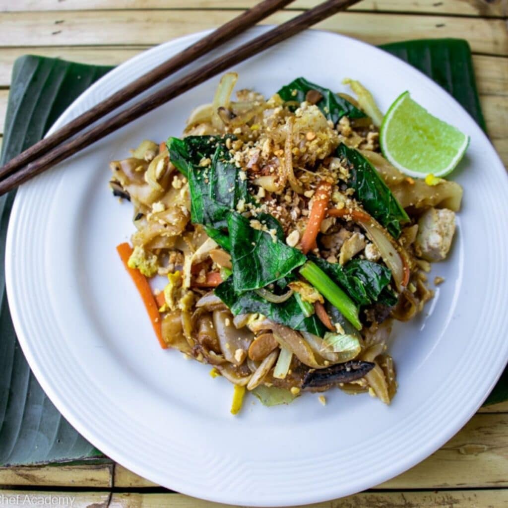 thai-pad-se-ew-street-food-noodles