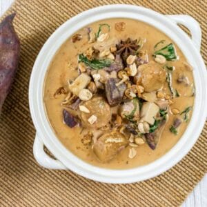 thai-massaman-curry-in-a-bowl