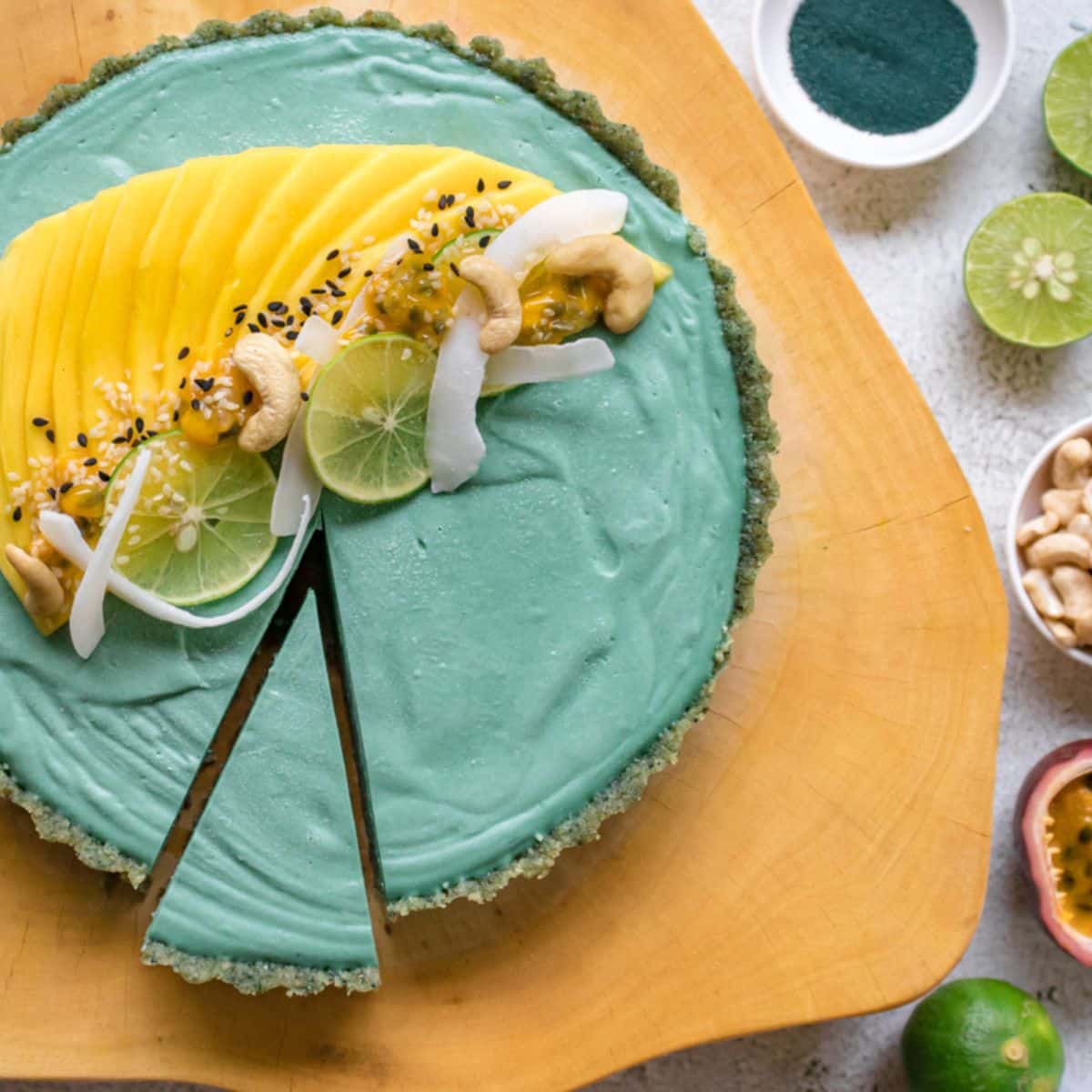 vegan-key-lime-pie-cheesecake-ready-to-slice