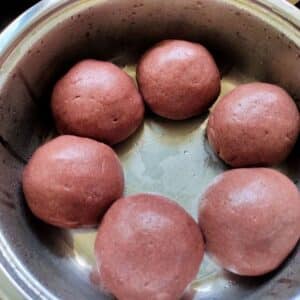 ragi-muddle-balls-in-a-saucepan