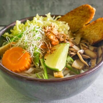 Vietnamese-pho-noodle-soup-in-a-bowl