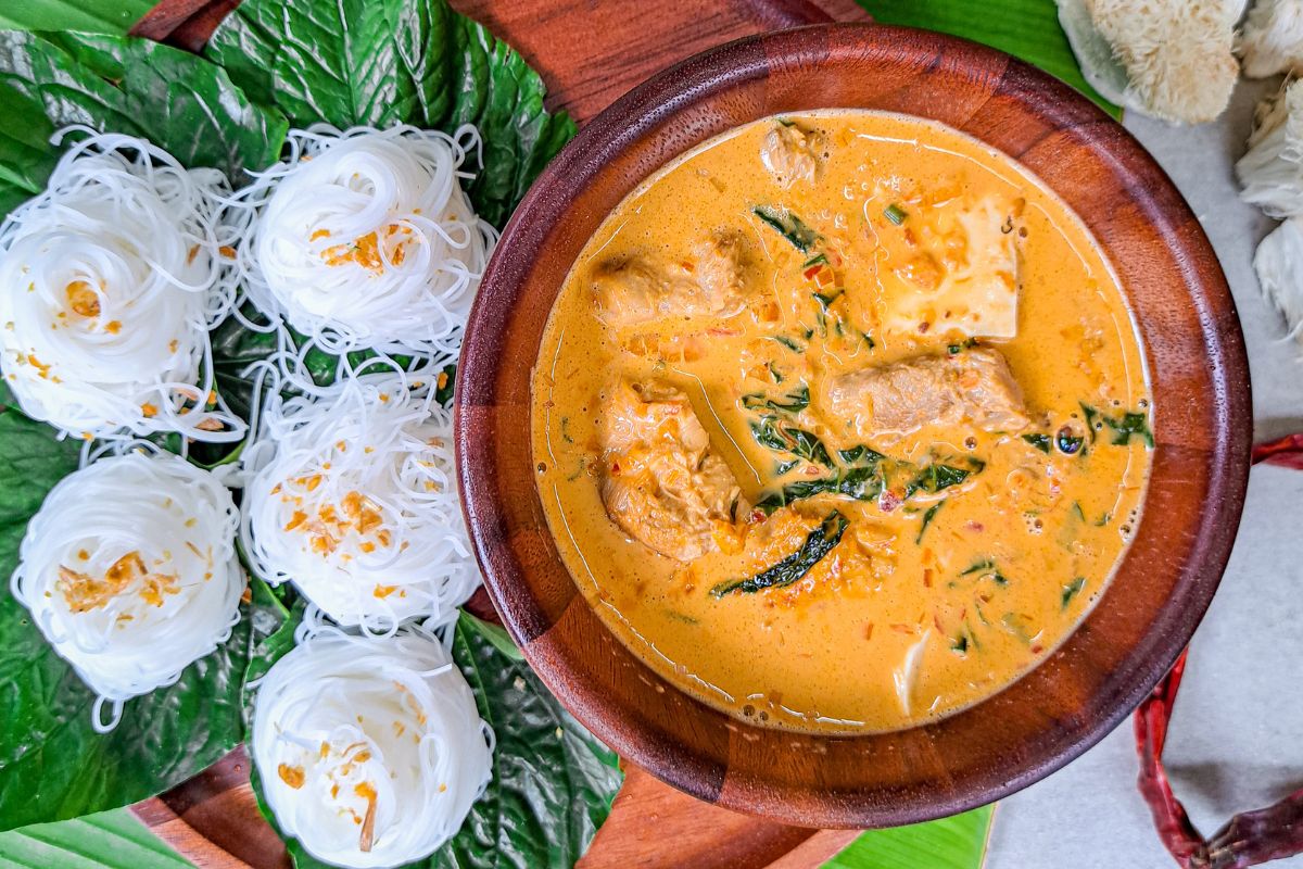phuket-style-vegan-curry-with-lions-mane-mushrooms