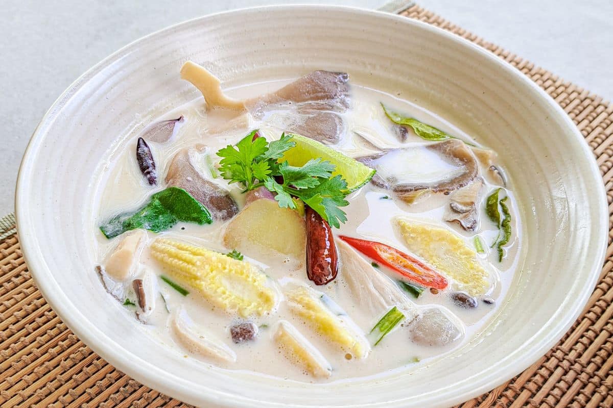 classic-thai-coconut-soup-with-mushrooms