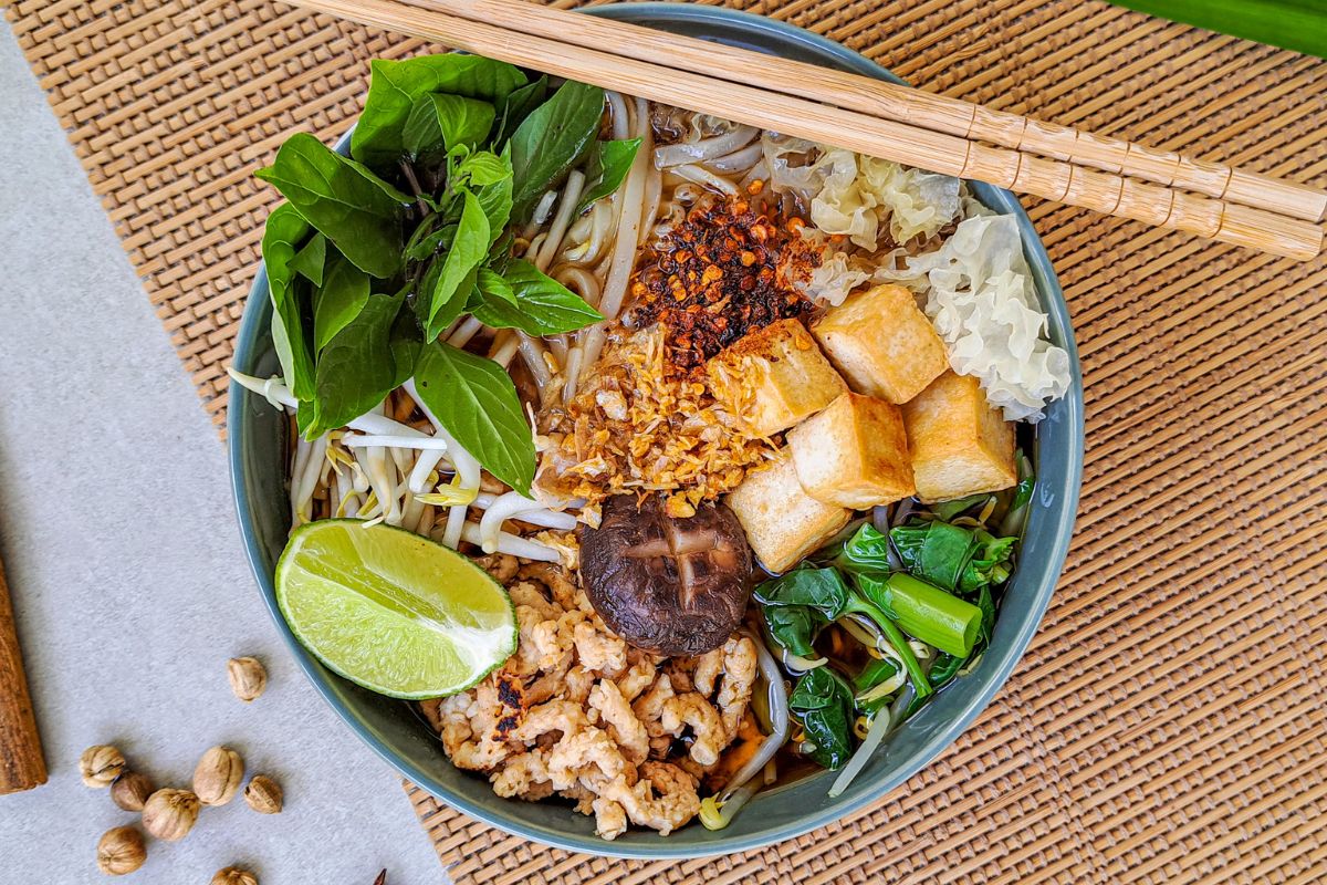 thai-boat-noodles-in-a-a-bowl