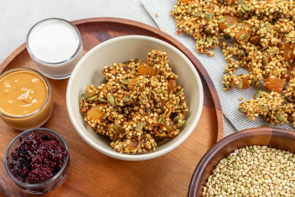 delicious-raw-crunchy-buckwheat-rawnola