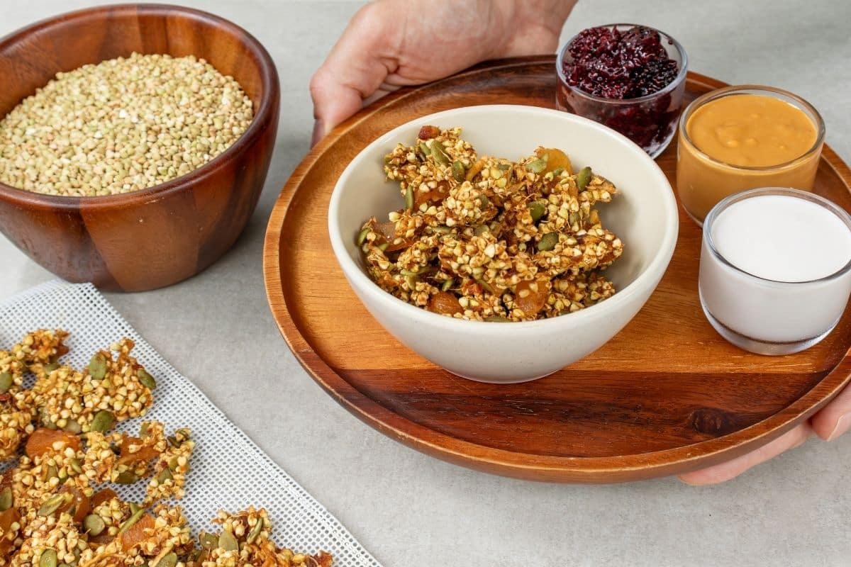 sprouted-buckwheat-rawnola-served-for-healthy-breakfast