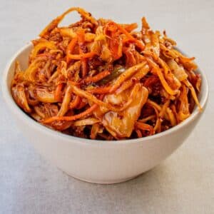 vegan-kimchi-served-in-a-bowl
