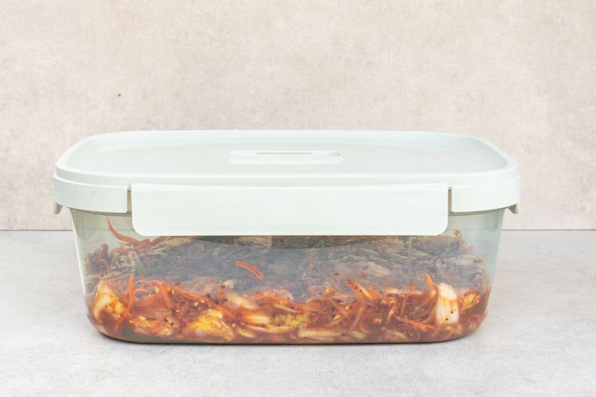 cover-the-container-tightly