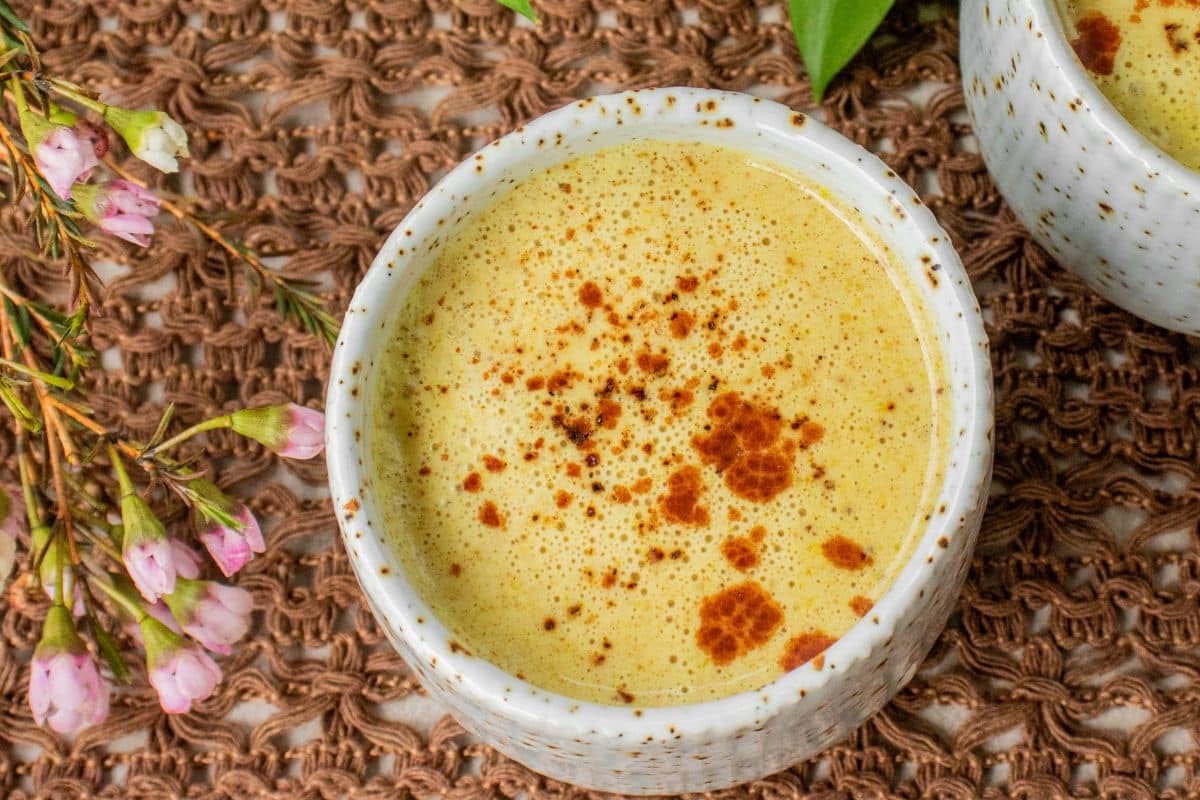 a-cosy-hug-in-a-mug-of-warm-turmeric-milk