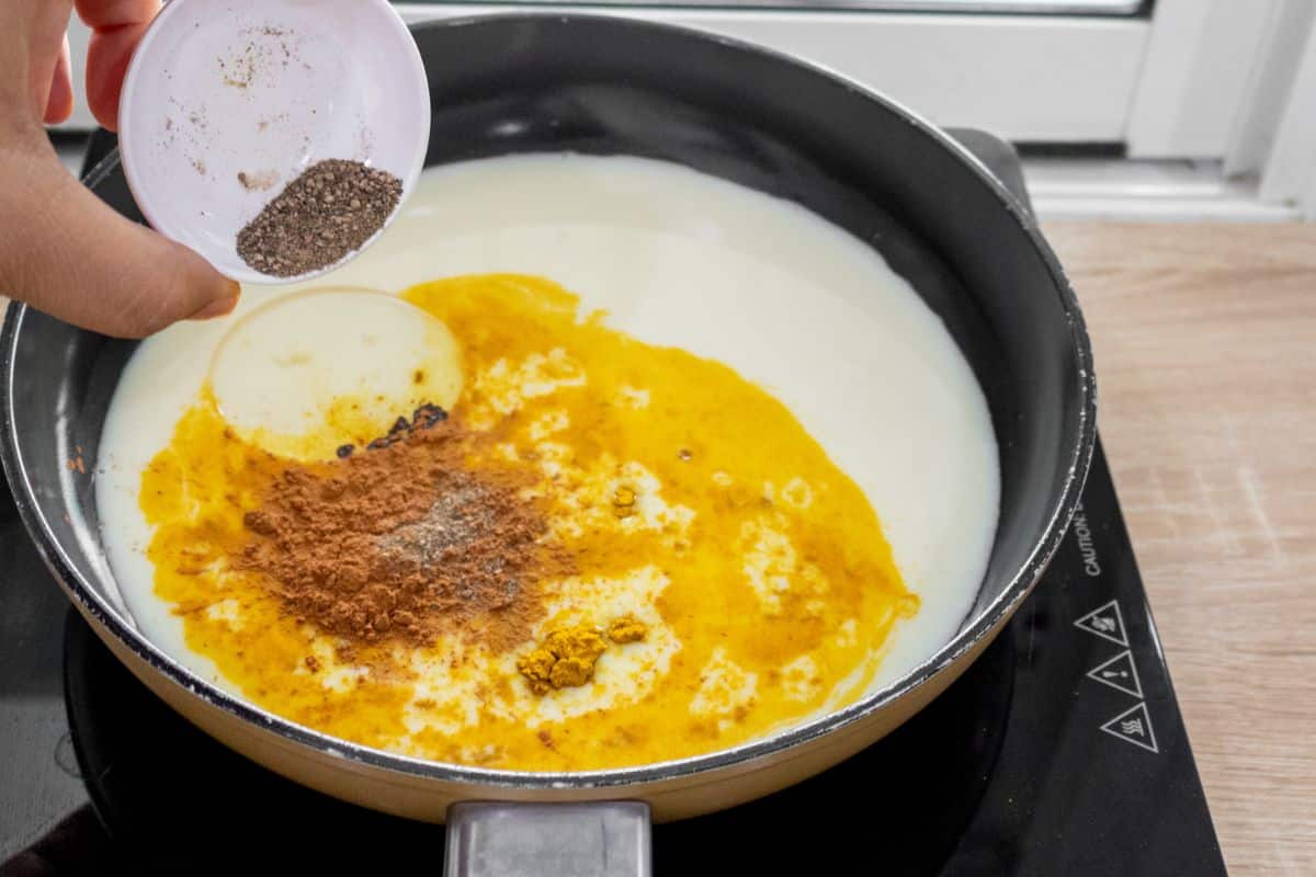 add-the-black-pepper-to-turmeric-milk