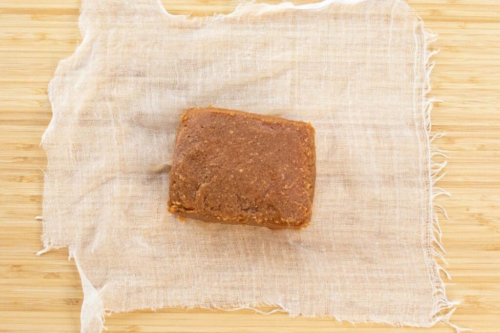 Ensure-all-sides-of-tofu-are-covered-with-miso