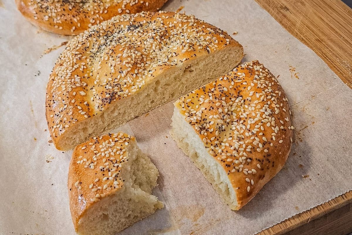 sliced-Ramazan-Pidesi-Tarifi