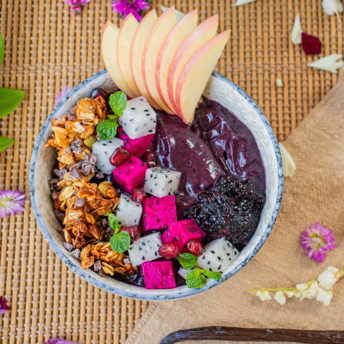 aronia-smoothie-bowl-feature-image