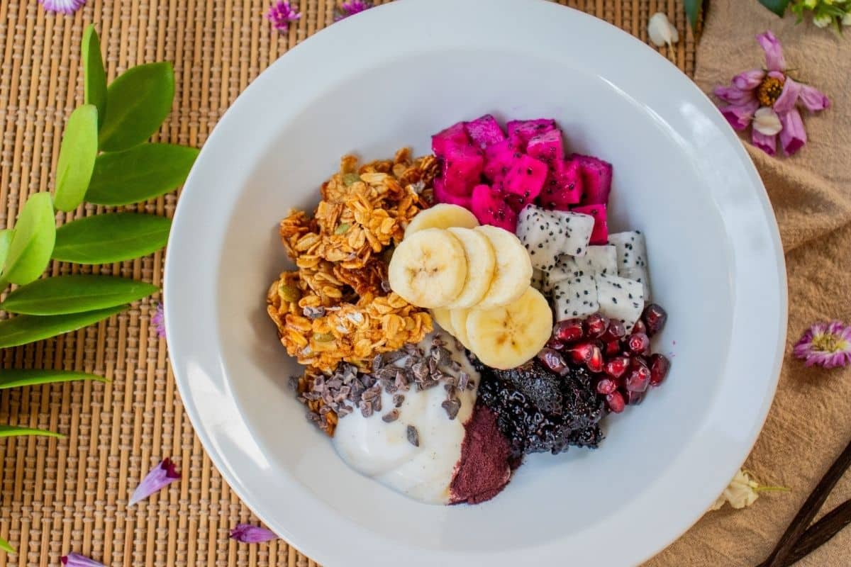 garnishing-crunchy-tahini-walnut-granola
