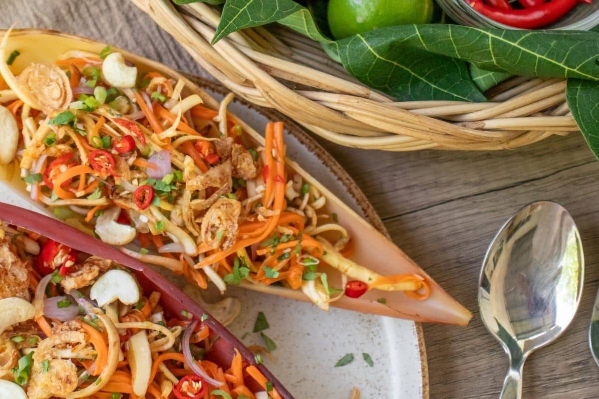 fresh-thai-banana-blossom-salad