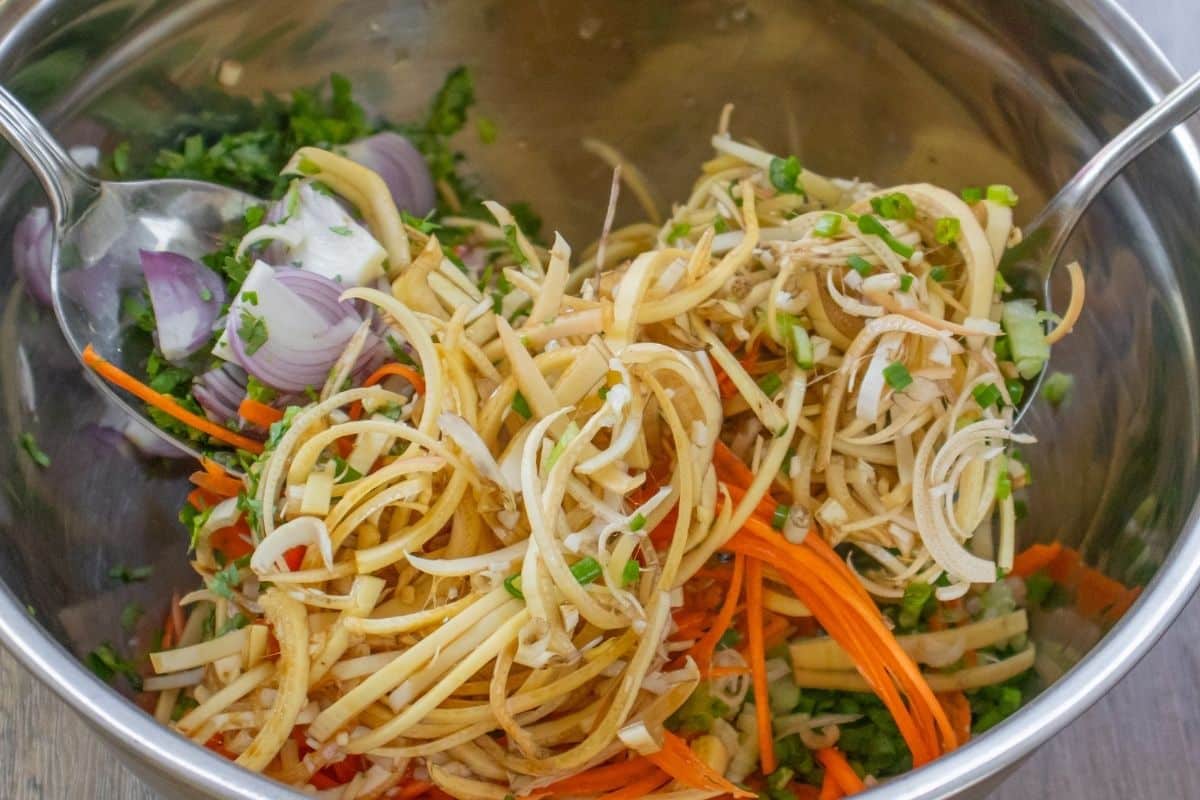 Banana-Blossom-Salad-Step-by-step-13-Mixed-well-Serve.jpg