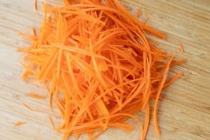 Banana-Blossom-Salad-Step-by-step-2.1-Juiliene-carrot.jpg