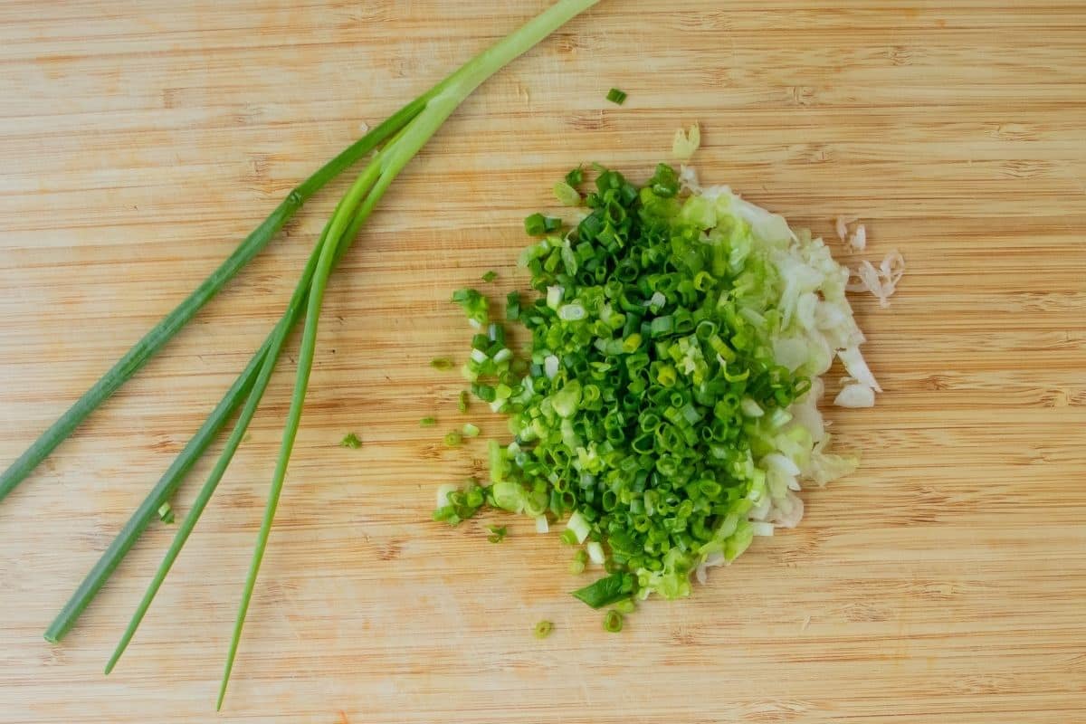 Banana-Blossom-Salad-Step-by-step-2.2-Slice-spring-onion.jpg