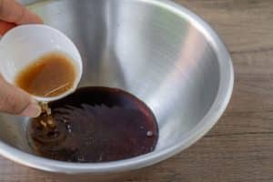Banana-Blossom-Salad-Step-by-step-6-Add-tamarind.jpg