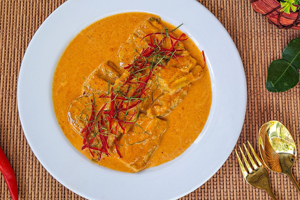 Thai-choo-chee-curry-with-eggplant-thai-vegan-recipes