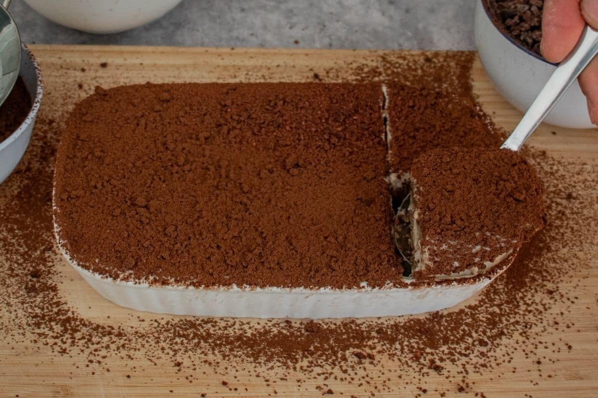 tiramisu-being-served