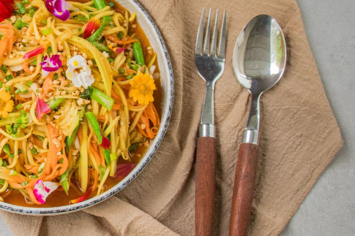 Sweet and sour mango salad, ready to serve