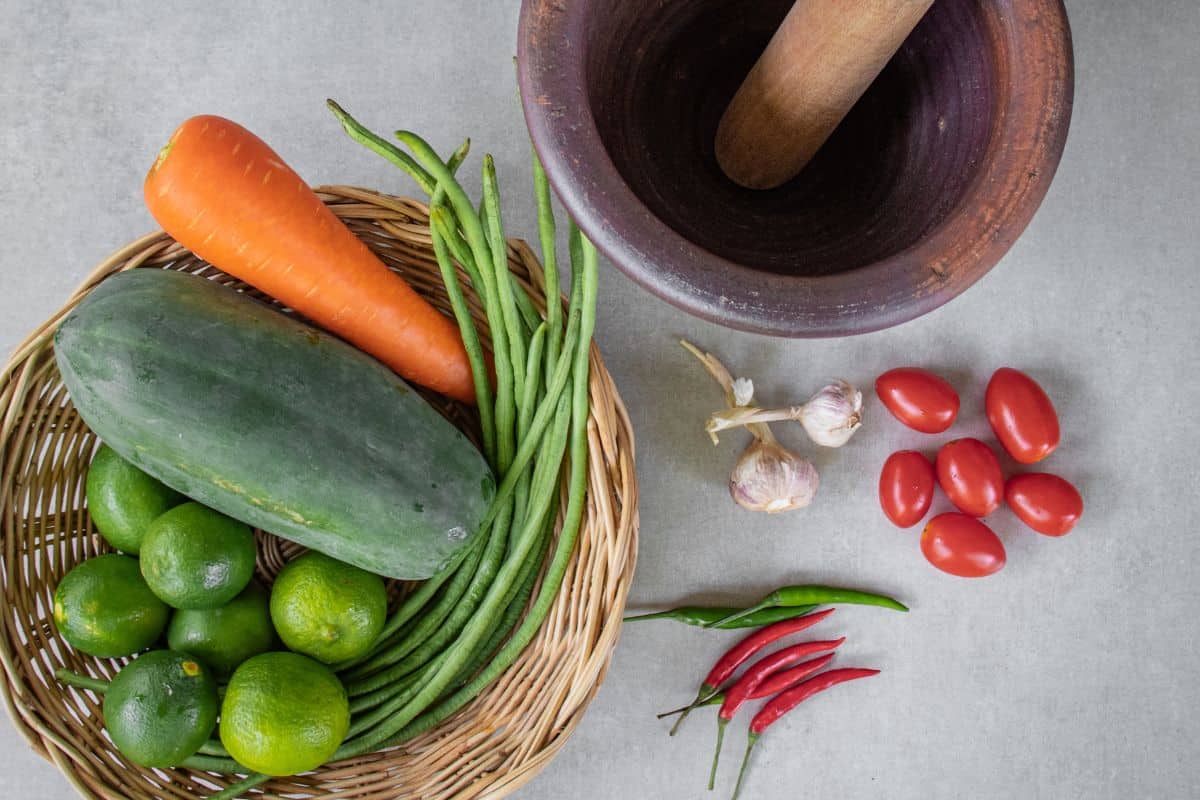 Papaya-Salad-Raw-Ingredients.
