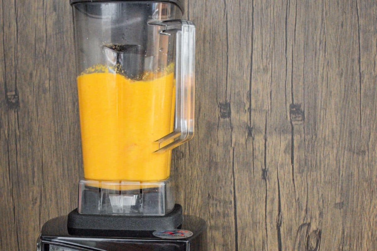 Turmeric-Wellness-Shot-Step-by-Step-10-_-Blend-until-smooth