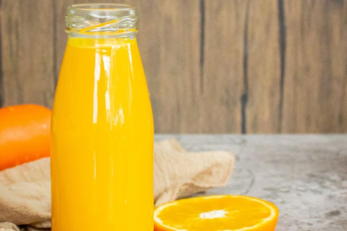 Turmeric-Wellness-Shot-Step-by-Step-12-_-Store-into-glass-bottle