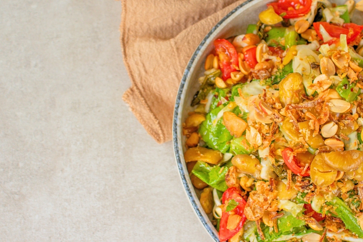 Burmese-tea-leaf-salad