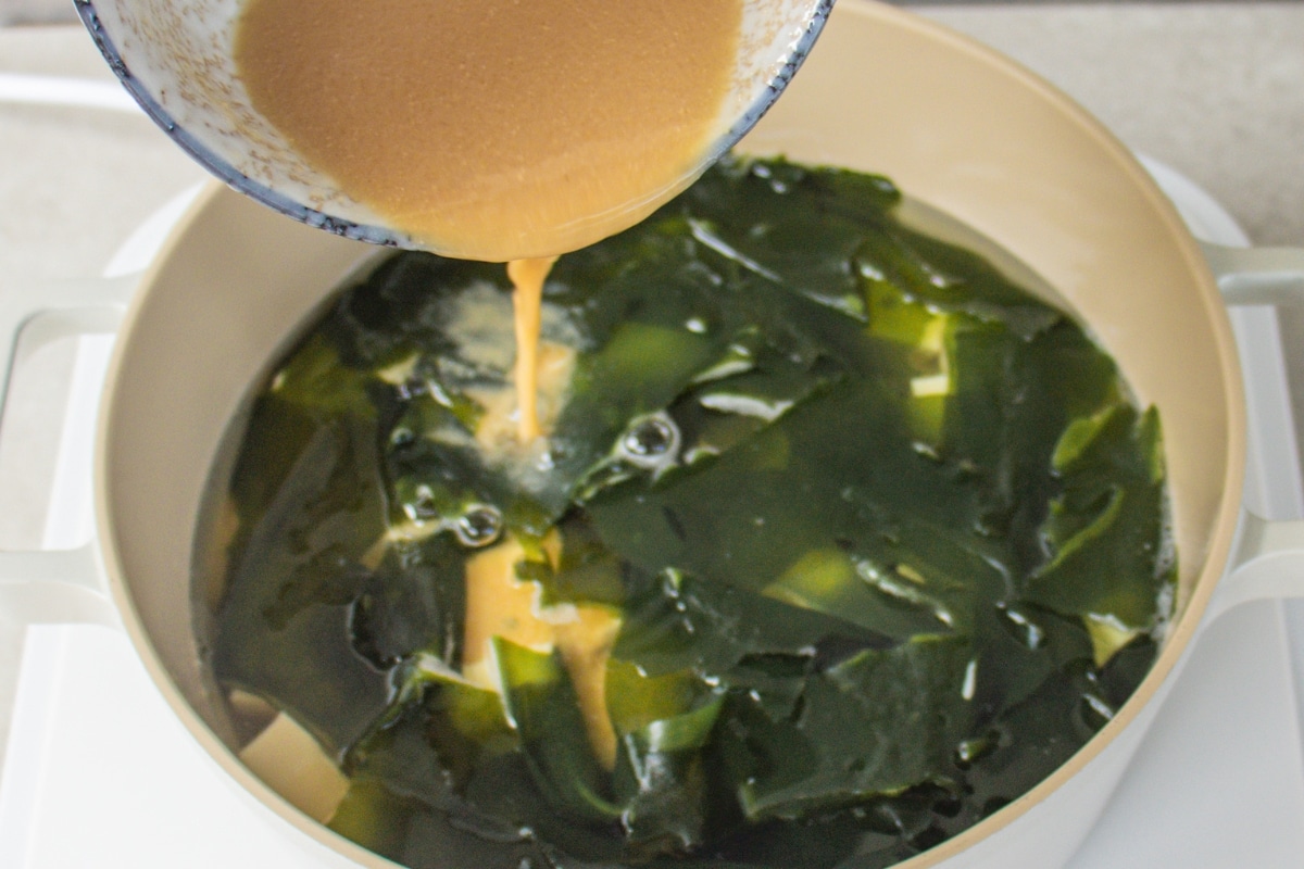 Add-the-miso-to-the-broth